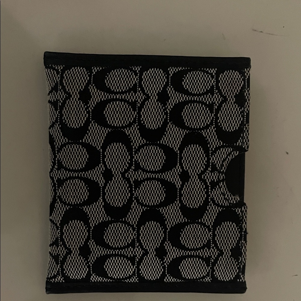Coach Black and White Wallet with double sided mirror - Picture 2 of 4
